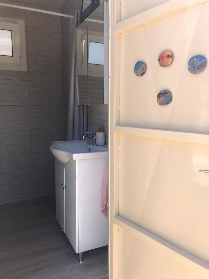 Converted Shed Studio & Garden Hanging Bed Порто-Рафті Екстер'єр фото