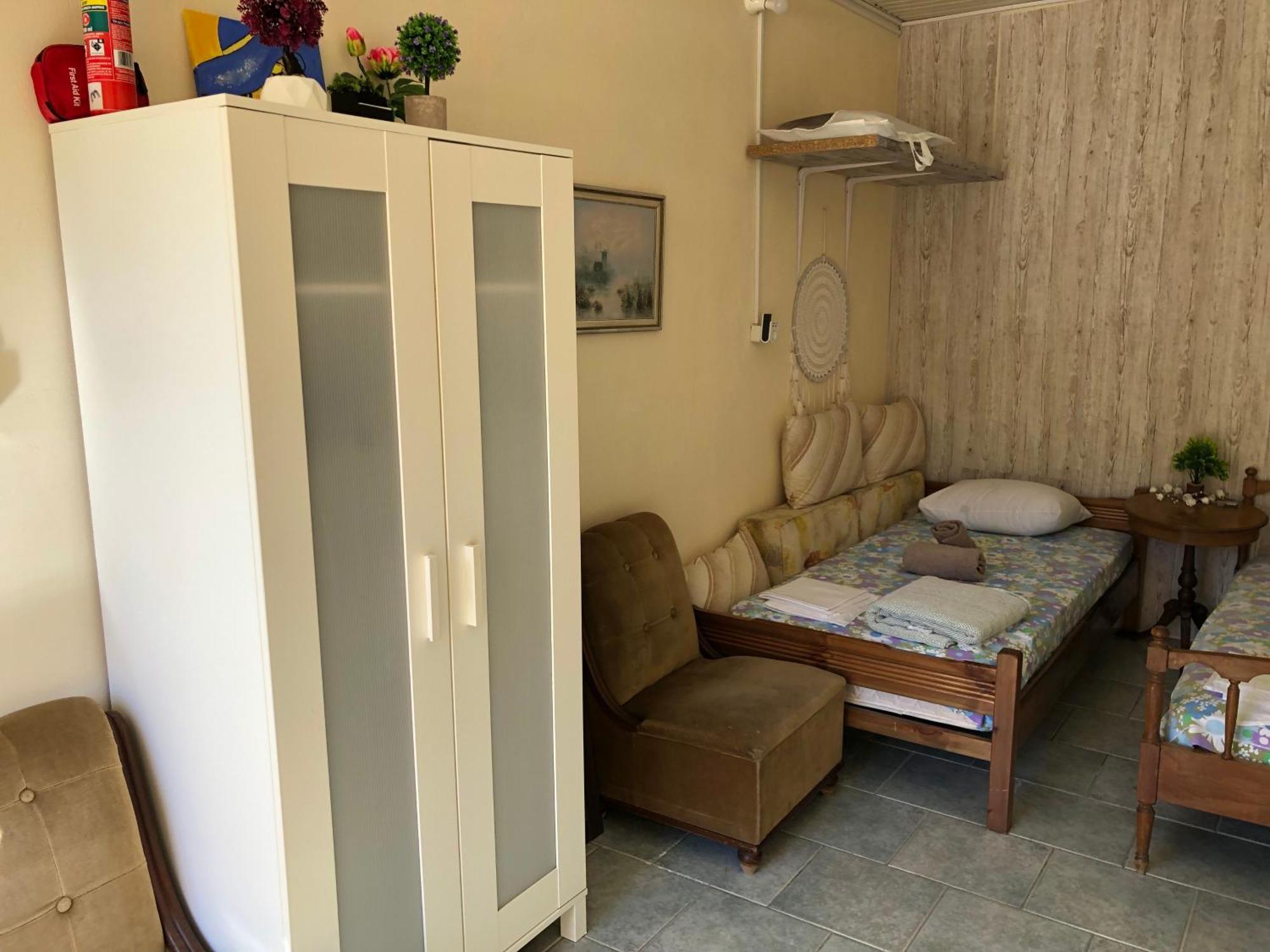 Converted Shed Studio & Garden Hanging Bed Порто-Рафті Екстер'єр фото